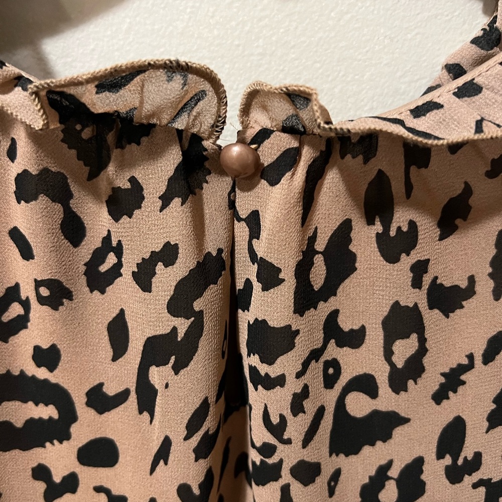 Leopard Print Top - Picture 2 of 3